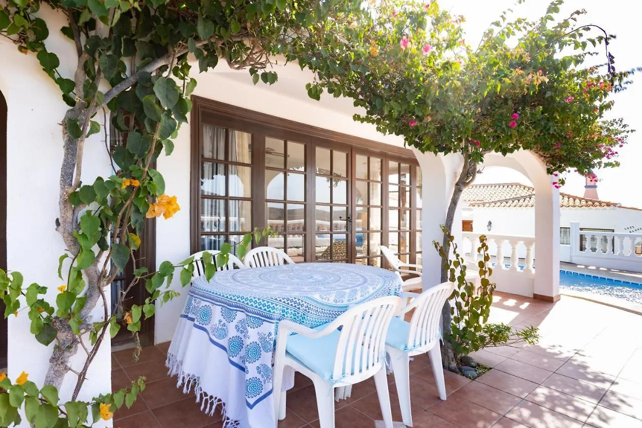 Colina Golf Excellent Holiday Home With Heated Pool San Miguel de Abona Villa